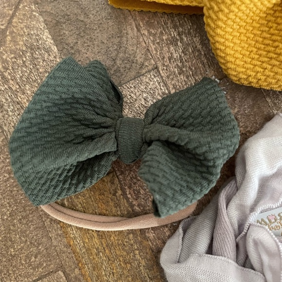 New, never worn! Set of 4, 0-6 Month Harper Bow Co. Wrap & Bow Headbands - Picture 4 of 5